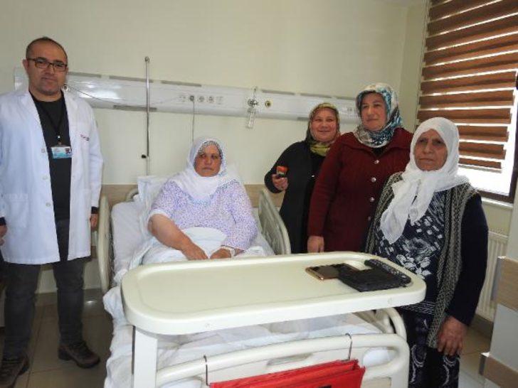 Safra kesesinden çıkan taşlar şoke etti! 4 personel 1 saatte sayabildi G1