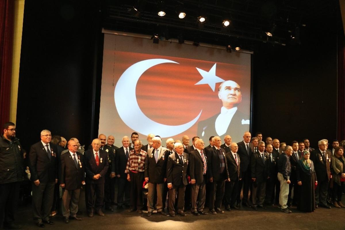 Marmarisli Kıbrıs gazilerine madalyaları teslim edildi