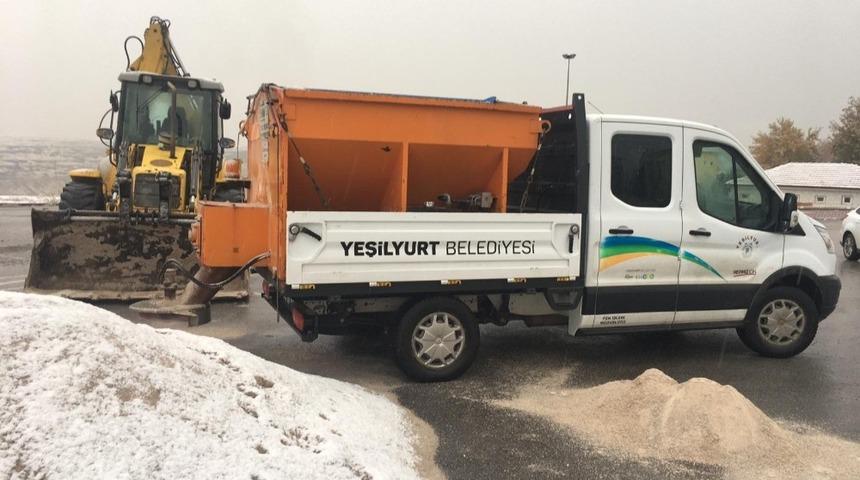 Yeşilyurt&rsquo;ta karla m&uuml;cadele