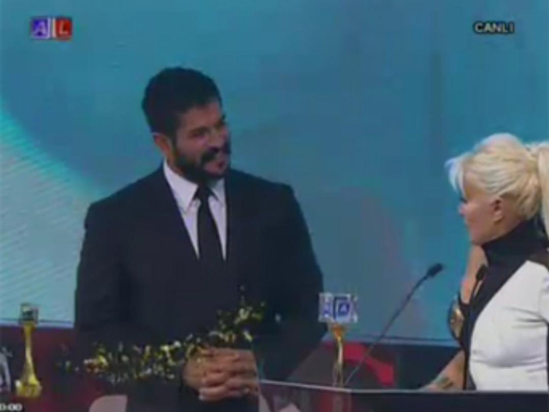 Kimler &ouml;d&uuml;l kazandı?