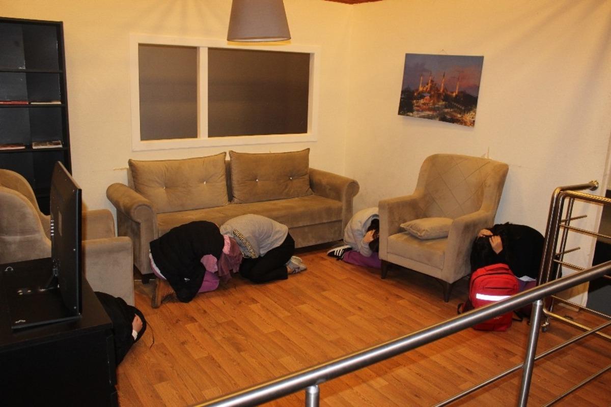 Lise &ouml;ğrencilerine afet eğitimi