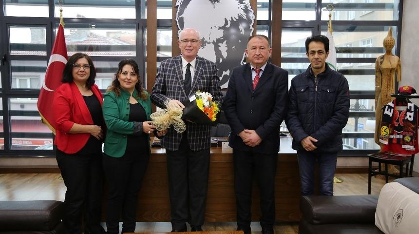 SEVDER y&ouml;neticileri Başkan Kazım Kurt&rsquo;u ziyaret etti