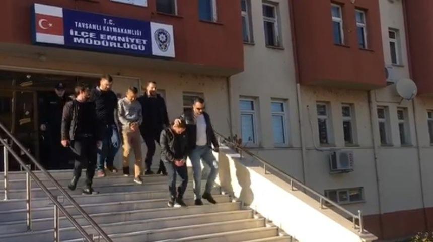 Tavşanlı&rsquo;ya uyuşturucu sokmak isteyen iki ş&uuml;pheli yakalandı