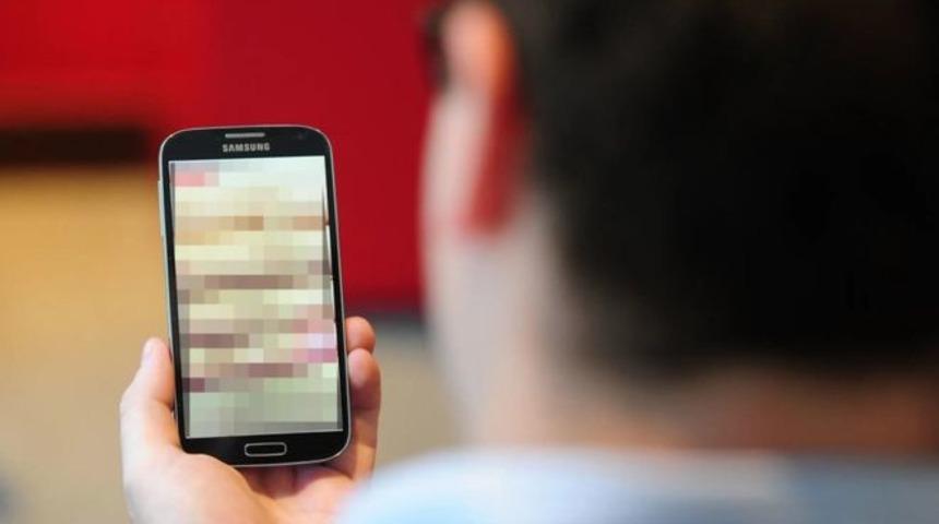 Porno raporu: 'Erkeklerin kadınlara karşı zorlayıcı tavrı sorun teşkil ediyor'