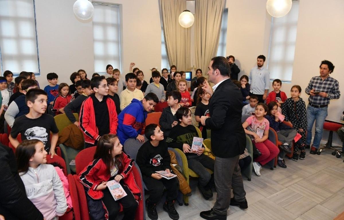 &Ouml;ğrencilerden Başkan Yıldız&rsquo;ı duygulandıran şiir
