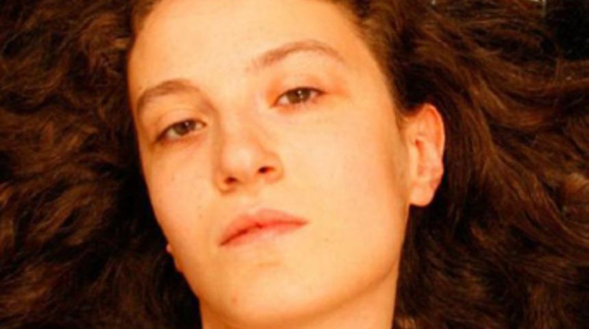 Kahraman olarak &ouml;ld&uuml;