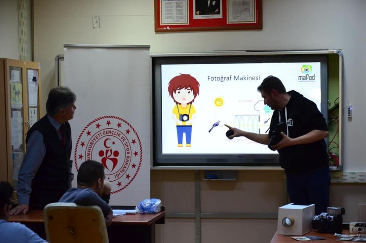 Manisalı &ouml;ğrencilere &ouml;zel fotoğraf eğitimi