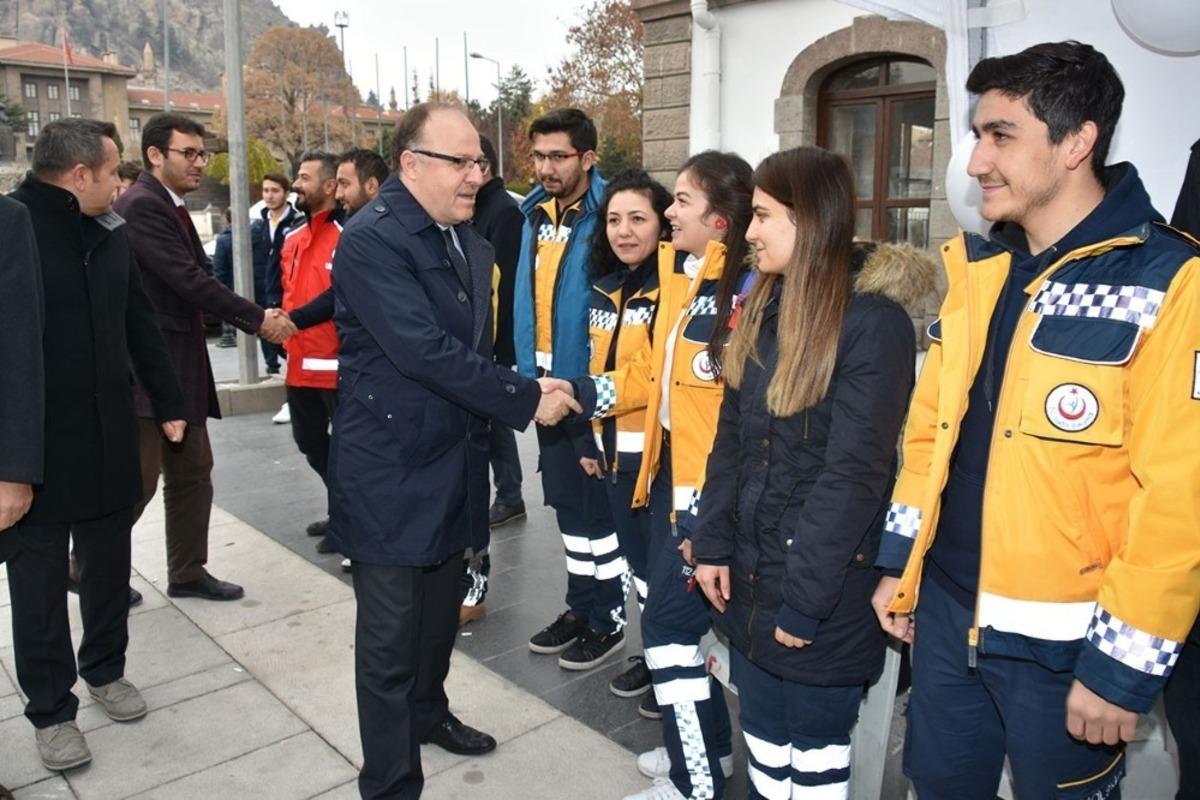 Vali Tutulmaz&rsquo;dan, &ldquo;112&rsquo;yi gereksiz yere meşgul etmeyin&rdquo; &ccedil;ağrısı