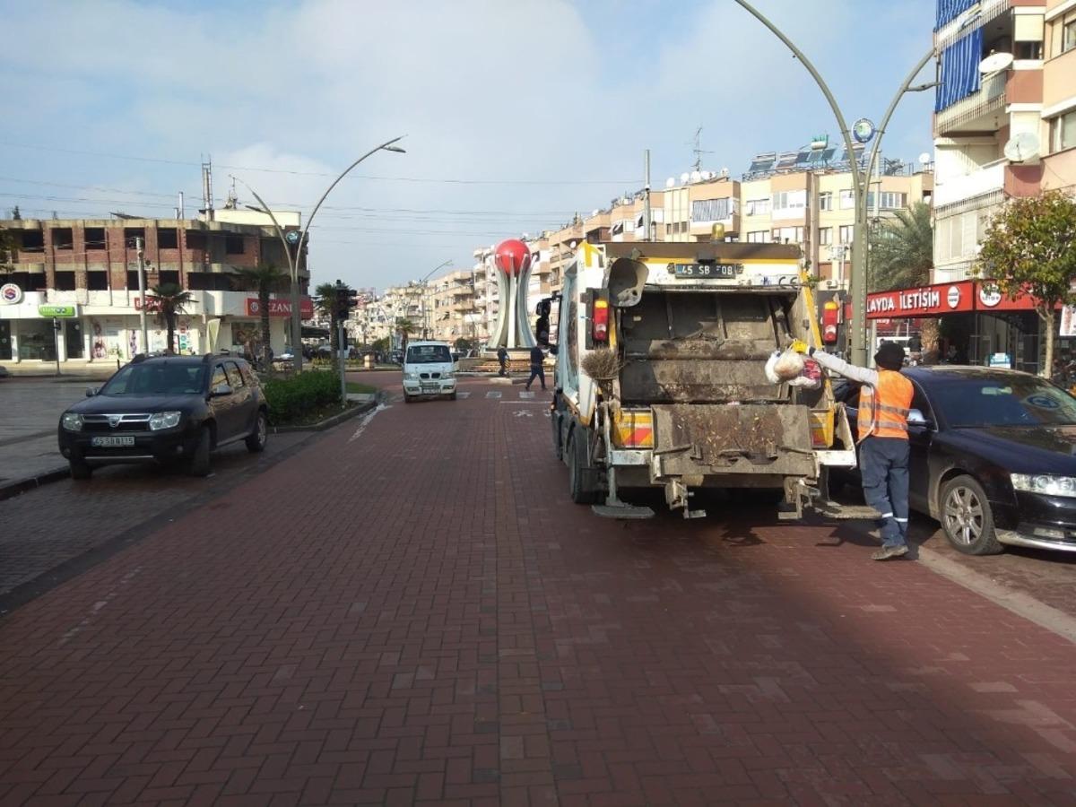 Salihli&rsquo;de &ccedil;&ouml;p saati uygulaması başlıyor
