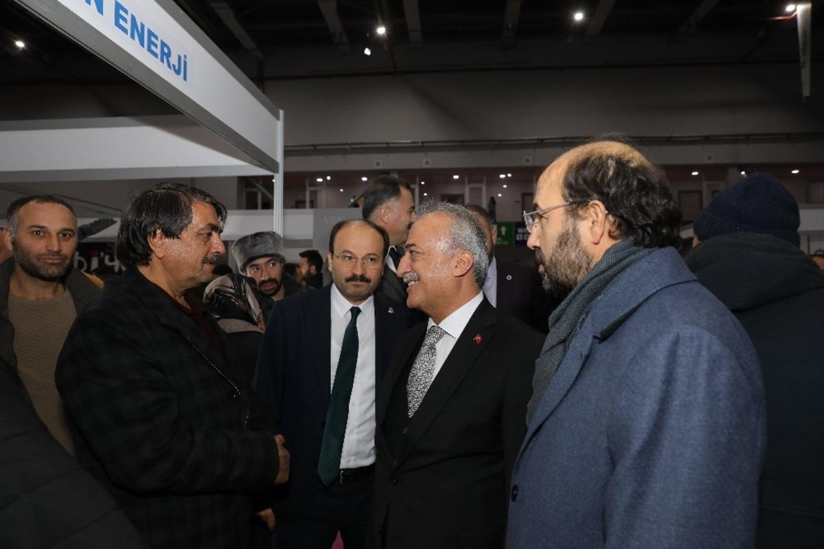 Atat&uuml;rk &Uuml;niversitesi, Kariyer ve İstihdam Fuarındaki yerini aldı