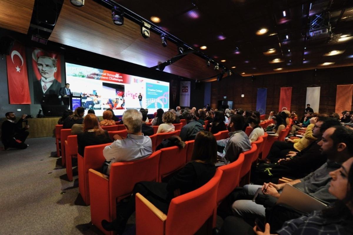 AG&Uuml;&rsquo;de Connect for Creativity Projesi Uluslararası Konferansı