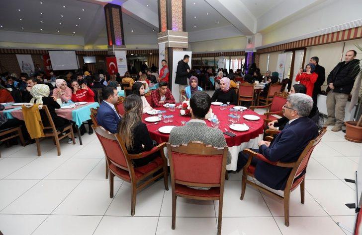 Vali Bilmez, gençlerle buluştu G3