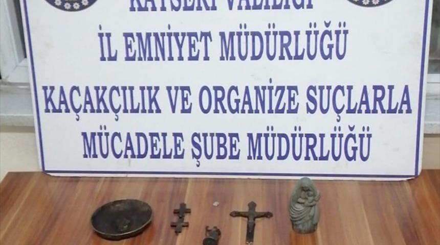 Kayseri'de tarihi eser ka&ccedil;ak&ccedil;ılığı operasyonunda 2 zanlı yakalandı