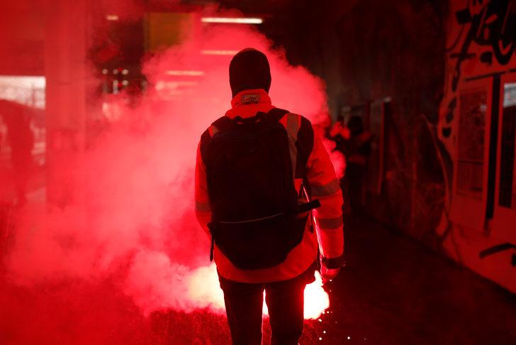 Fransa’daki grev eylemlerine 510 bin kişi katıldı G2