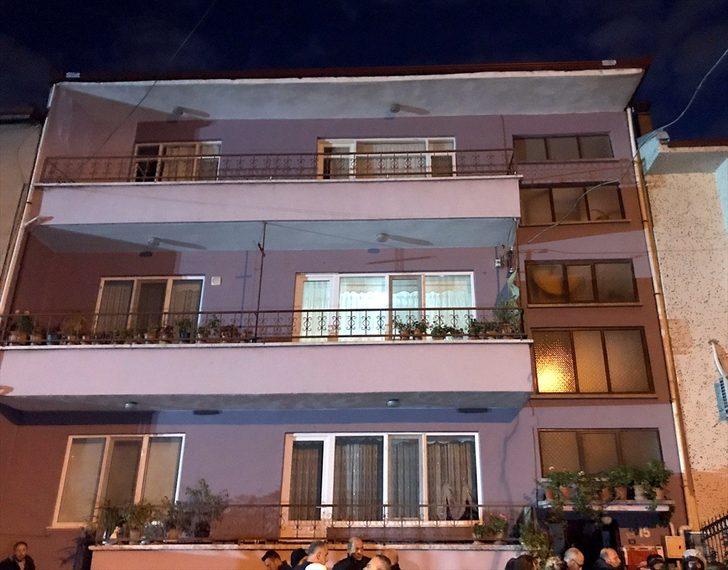 GÜNCELLEME - Sakarya'da 21 yaşındaki genç evinde ölü bulundu G4