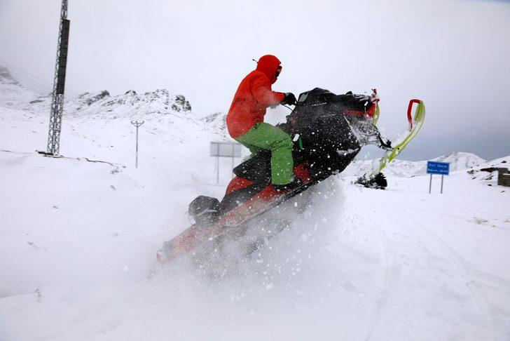 Ovit Dağı'nda kar motorlarıyla gösteri G2