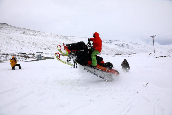 Ovit Dağı'nda kar motorlarıyla gösteri G3