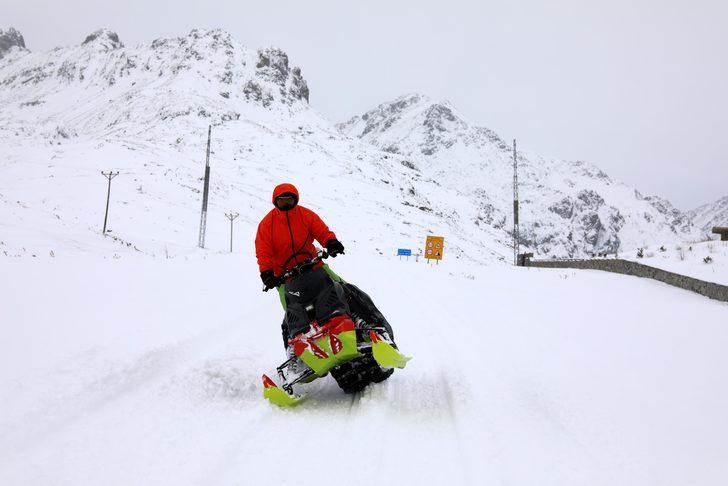 Ovit Dağı'nda kar motorlarıyla gösteri G4