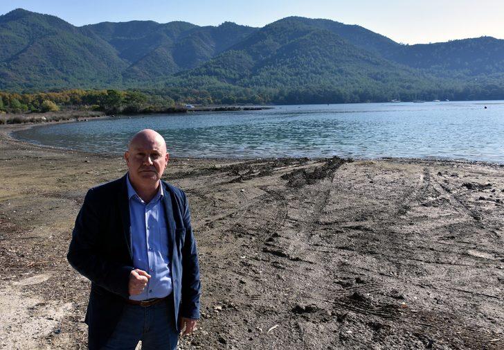 Marmaris'te korkutan görüntü! Deniz 25 metre çekildi G3