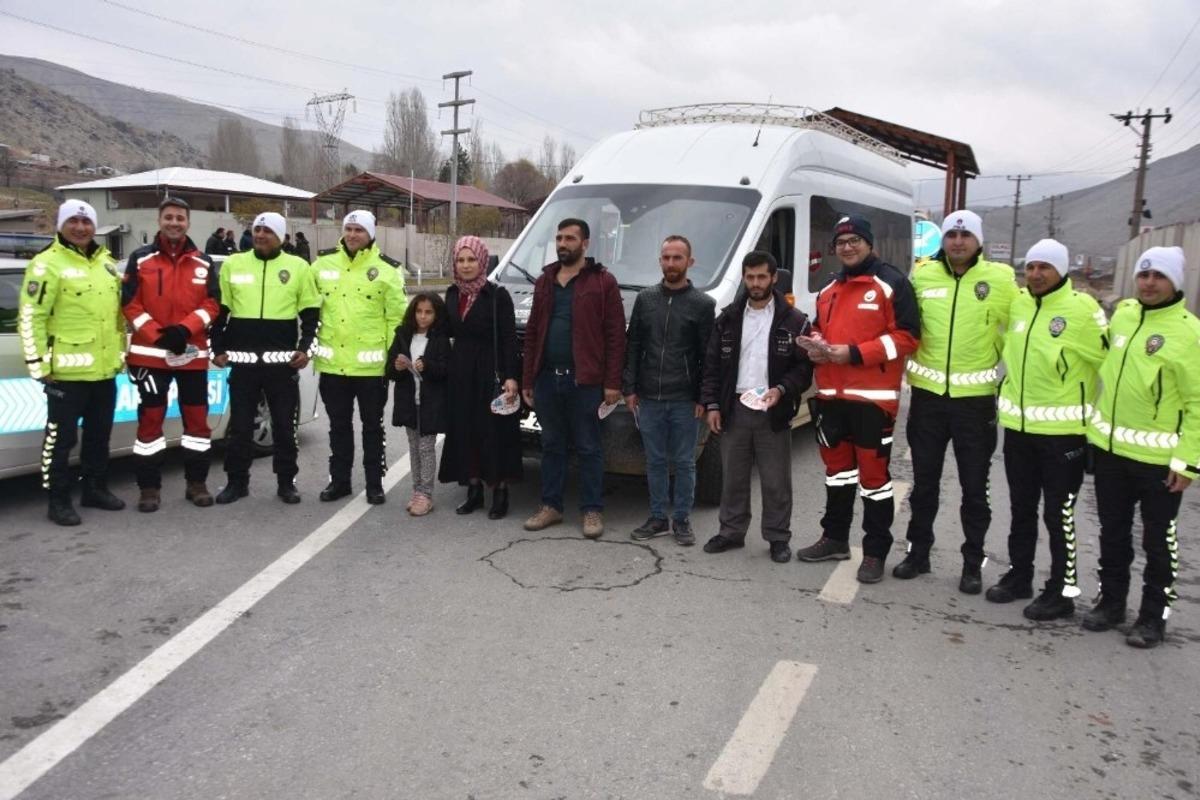 UMKE&rsquo;den s&uuml;r&uuml;c&uuml;lere &lsquo;Yaşama yol ver&rsquo; hediyesi