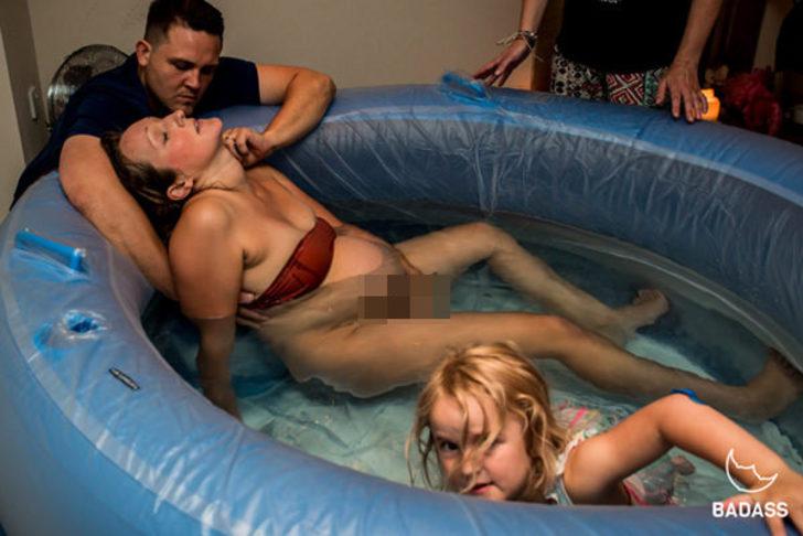 Şaşkına çeviren an! Evde doğum yapan kadının en büyük yardımcısı dört yaşındaki kızı oldu G5