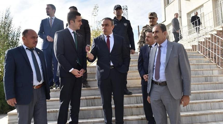 Vali Soyt&uuml;rk Musabeyli il&ccedil;esinde vatandaşlarla bir araya geldi