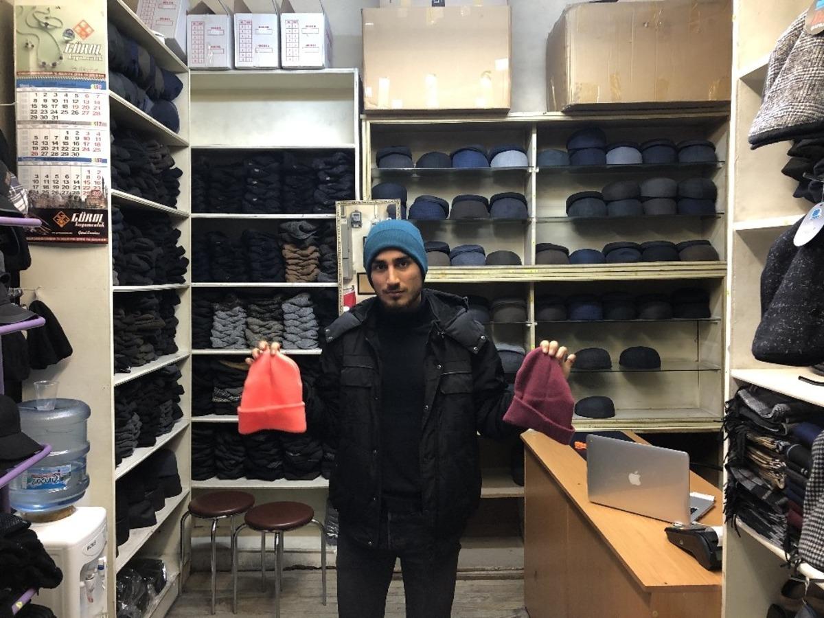 Soğuk havalar bere, eldiven ve atkı satıcılarına yaradı