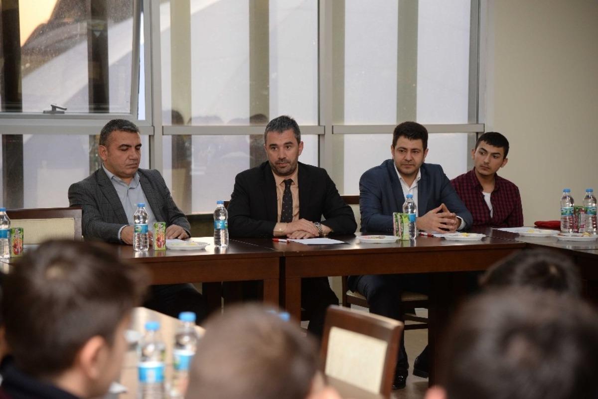 Başkan ,&Ccedil;etin gen&ccedil;lerin sorun ve taleplerini değerlendirdi