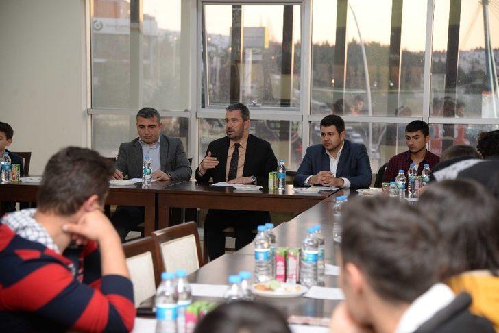 Başkan ,Çetin gençlerin sorun ve taleplerini değerlendirdi G3