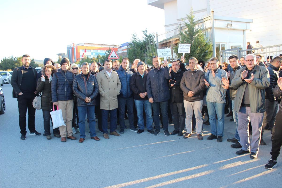 Doğa Koleji'ndeki maaş krizinde son durum! Maaşlarını alamayan &ouml;ğretmenlere velilerden destek