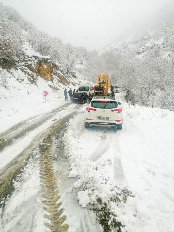 300 kırsal mahalle yolu kardan açıldı G4