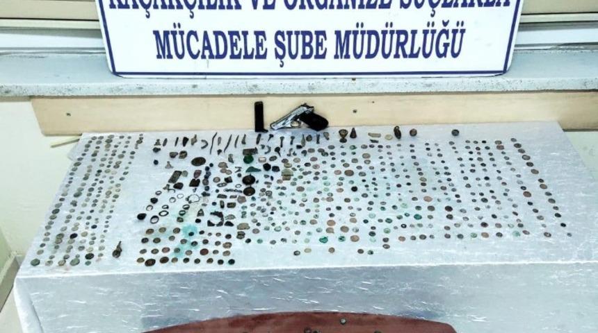 Kayseri’de tarihi eser kaçakçılığı; Doğu Roma ve İslami dönemlere ait sikke ve tarihi eserler ele geçirildi