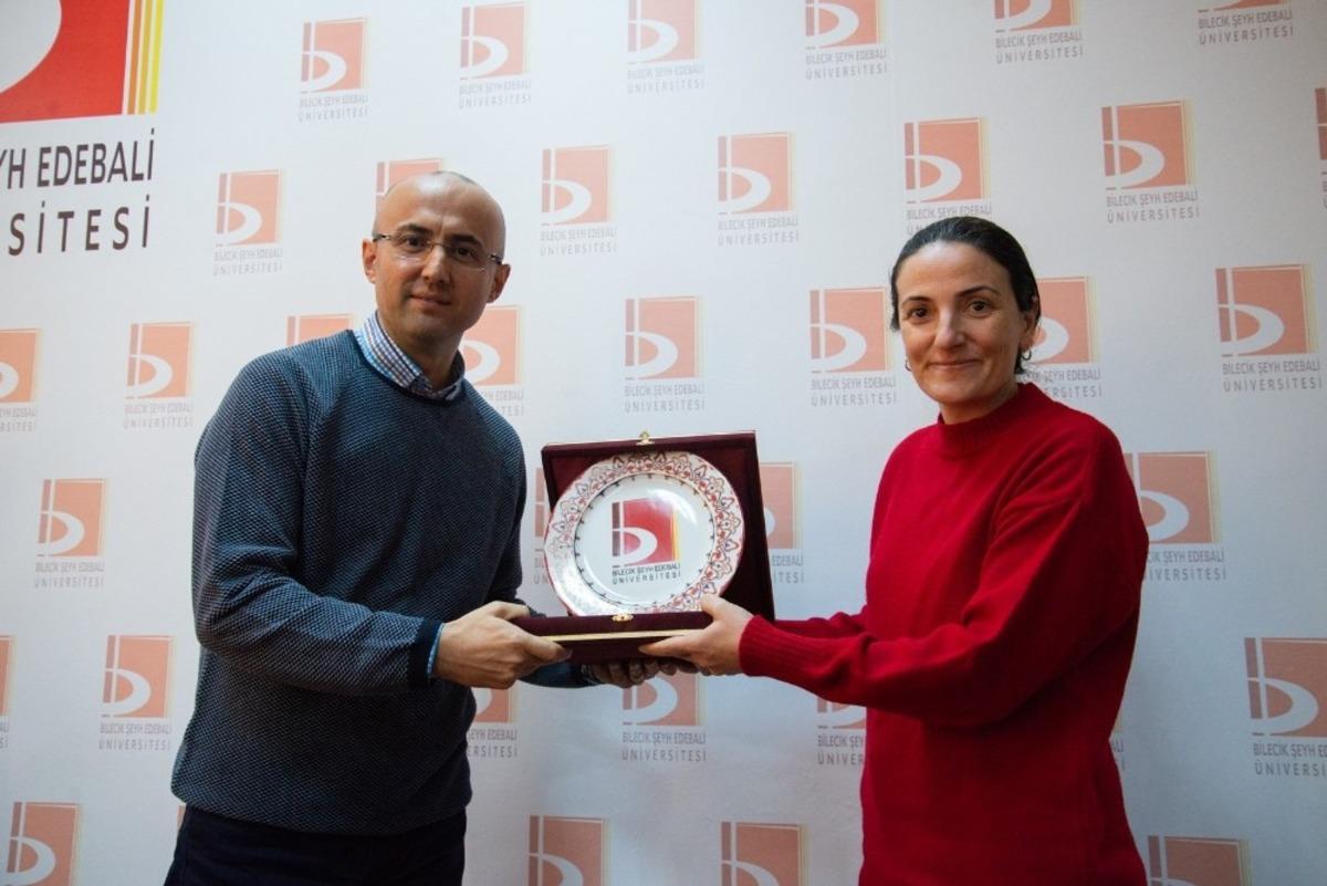 &lsquo;Kadın-Erkek Fırsat Eşitliği&rsquo; adlı konferans verildi