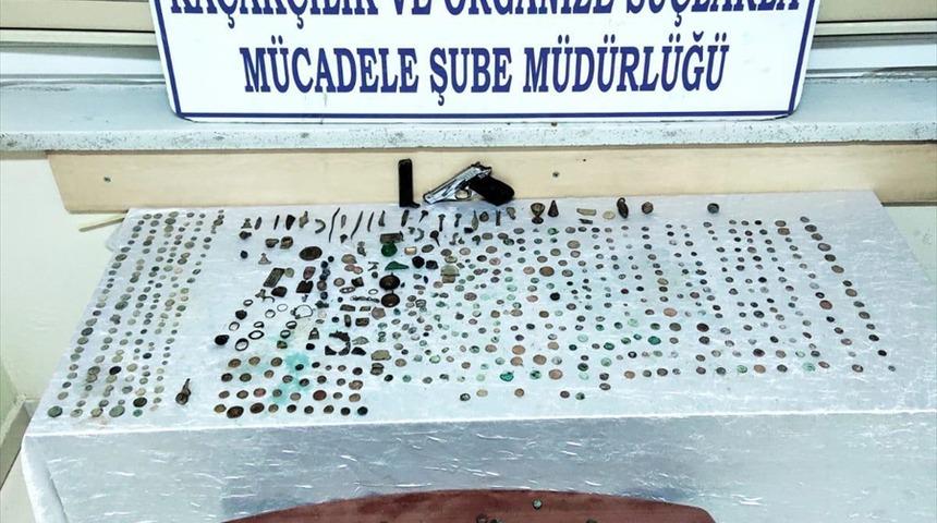 Kayseri'de tarihi eser operasyonunda 1000 sikke ele ge&ccedil;irildi