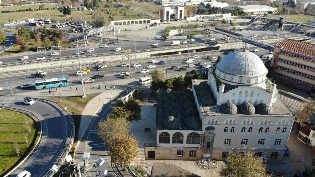 Avcılar&rsquo;da depremde minaresi yıkılan camide yeni gelişme