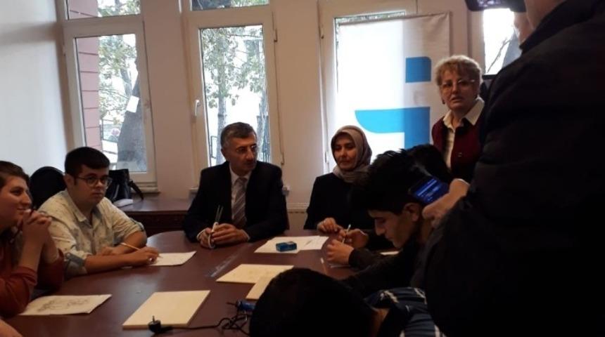 Engellilere y&ouml;nelik "Ahşap Yakma Tekniği" kursu a&ccedil;ıldı