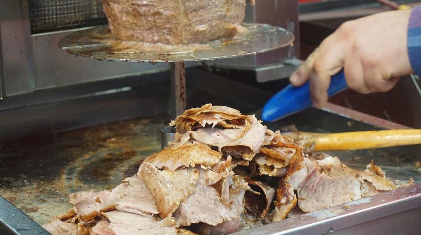 Ucuz dönerde yağ hilesi tartışması