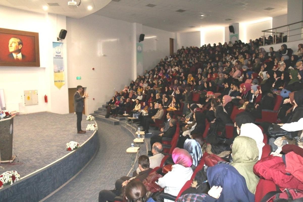 K&uuml;tahya&rsquo;da &ouml;ğrencilere &lsquo;Hedef 2020 Tam İsabet&rsquo; konulu motivasyon semineri