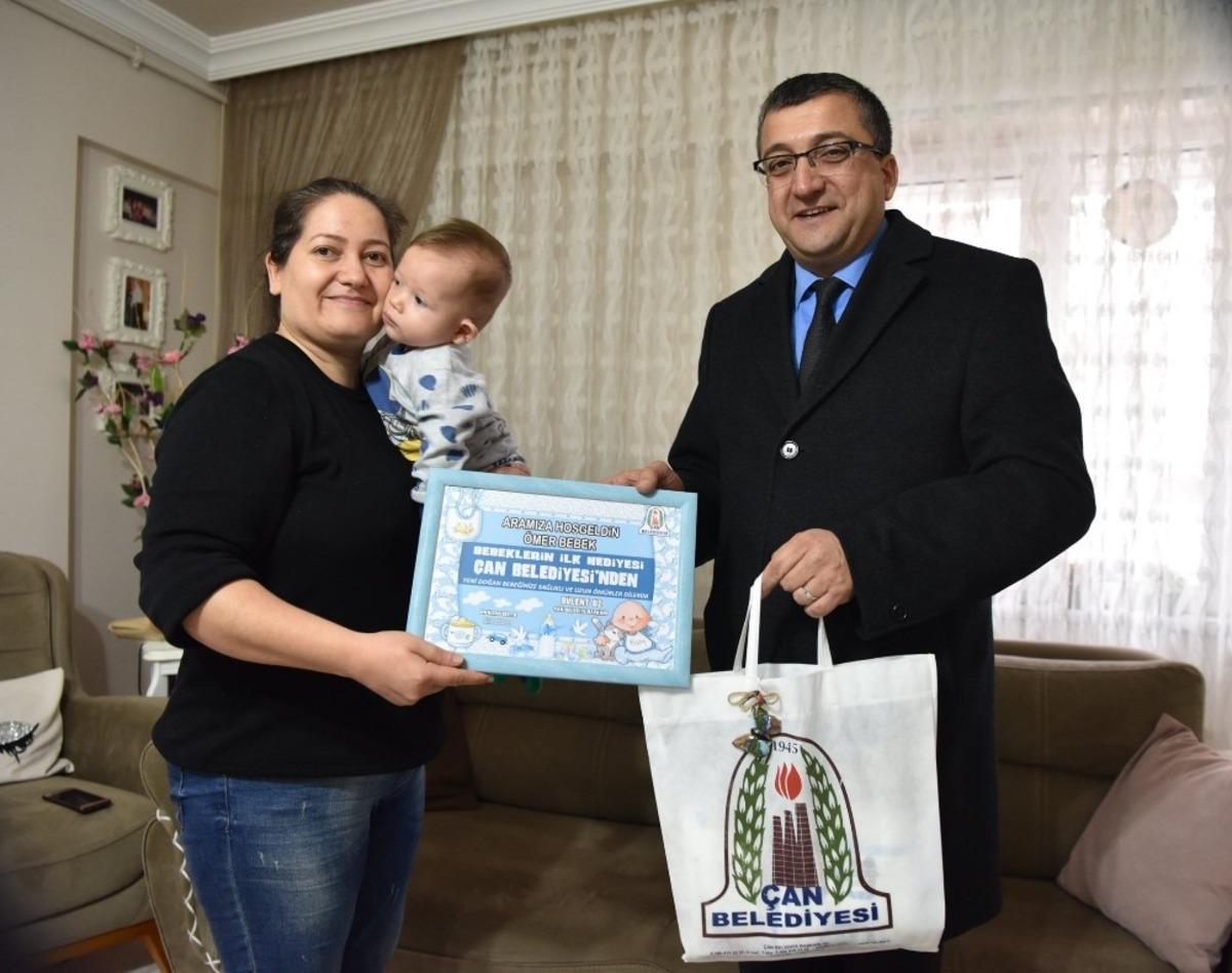 Başkan &Ouml;z &rsquo;Hoş geldin bebek&rsquo; ziyaretlerine devam ediyor