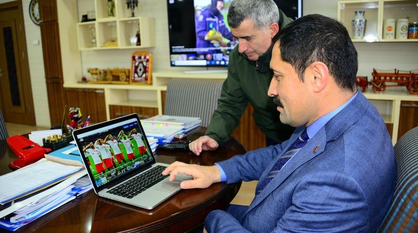 Ardahan Valisi Masatlı, AA'nın "Yılın Fotoğrafları" oylamasına katıldı