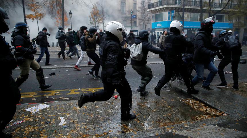 Ülke tarihinin en büyük grevini yaşarken bakanlığın tweet'i tepki çekti!