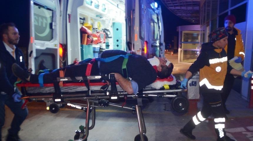 Polisin &ldquo;dur&ldquo; ihtarına uymayan otomobil s&uuml;r&uuml;c&uuml;s&uuml; kaza yaptı