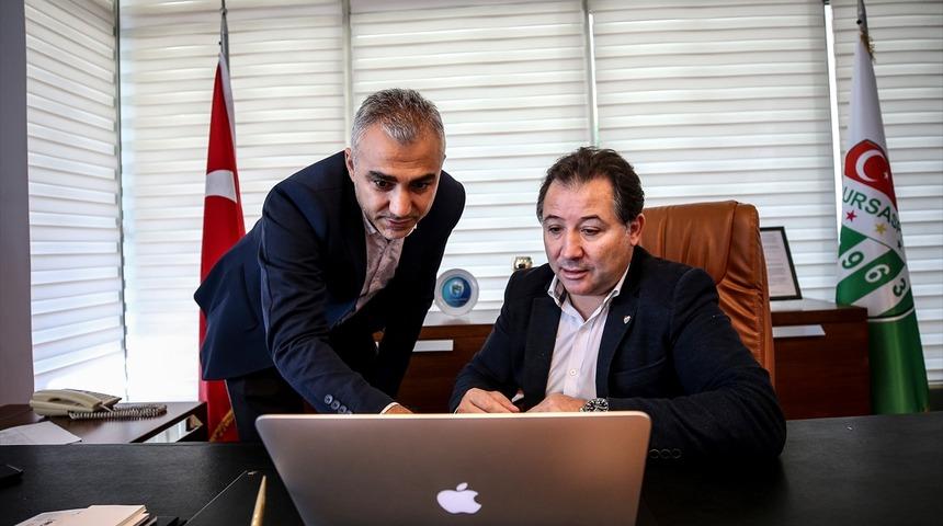 Bursaspor Başkanı Mesut Mestan, AA'nın "Yılın Fotoğrafları" oylamasına katıldı