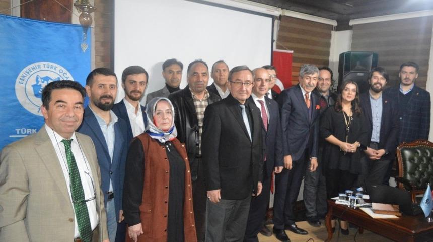 Eskişehir T&uuml;rk Ocağında &ldquo;T&uuml;rk&uuml;lerin Dilinden&rdquo; konseri