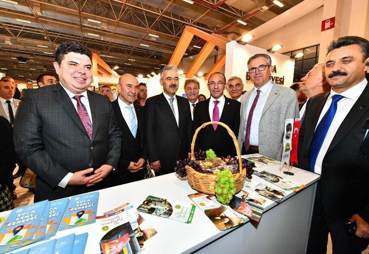 Travel Turkey’de üzüm kokan stant G2