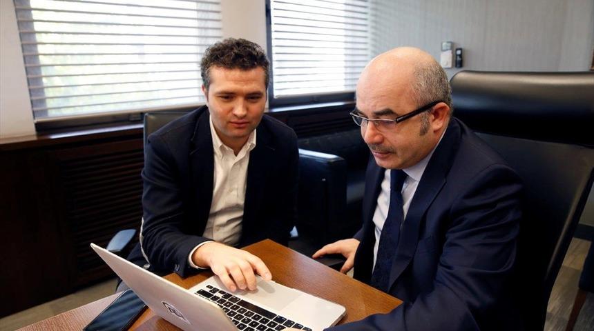 Merkez Bankası Başkanı Uysal AA'nın "Yılın Fotoğrafları" oylamasına katıldı