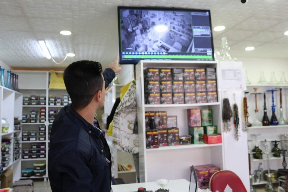 Siirt&rsquo;te iş yerine giren hırsız su&ccedil;&uuml;st&uuml; yakalandı