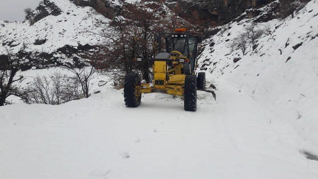 Adıyaman’da kapanan 64 yerleşim yerinin yolu açılıyor