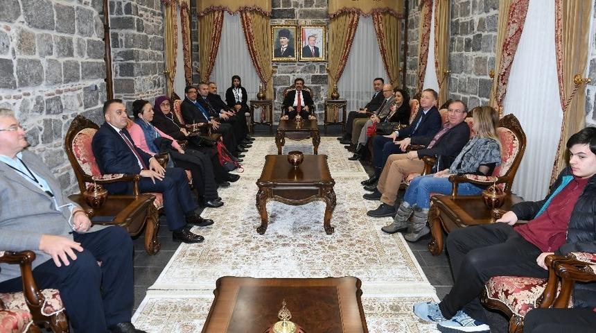 B&uuml;y&uuml;kel&ccedil;ilerden Vali G&uuml;zeloğlu&rsquo;na ziyaret