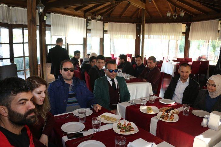 Rektör Ünal engelli öğrencilerin problemlerini dinledi G3